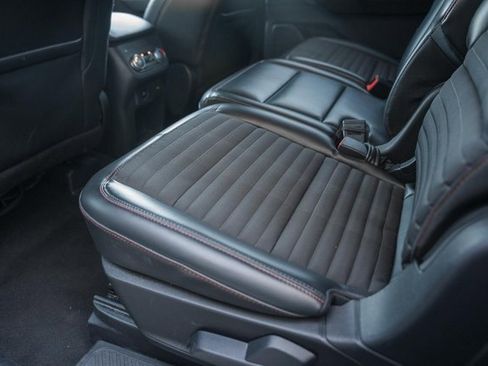 Used 2025 Ford Explorer ST-Line w/ ST-Line Street Pack image 34