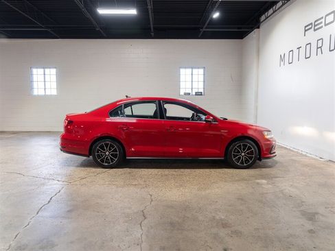 Used 2017 Volkswagen Jetta GLI FWD image 7