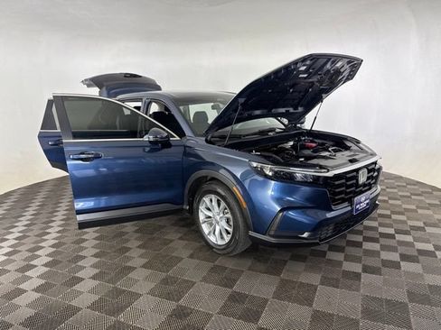 Used 2025 Honda CR-V EX image 12
