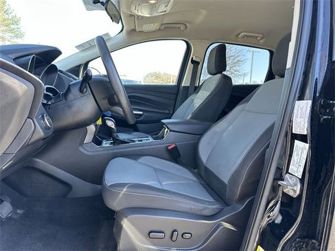 Used 2018 Ford Escape SE image 12