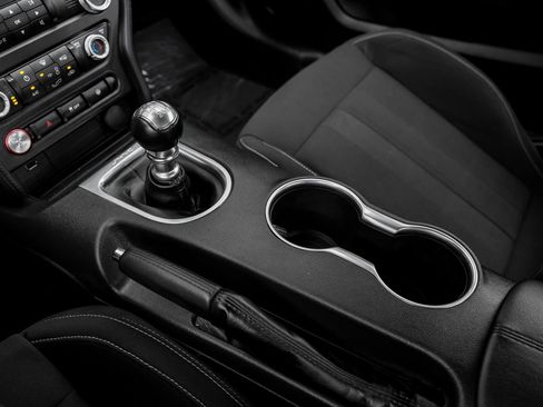 Used 2022 Ford Mustang GT RWD image 31