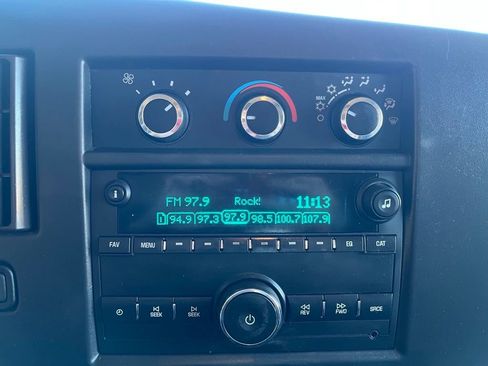 Used 2021 GMC Savana 3500 Extended image 28