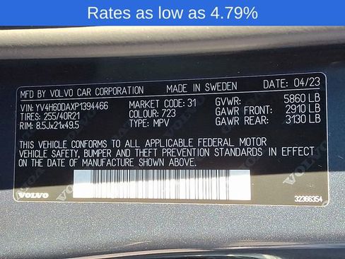 Certified 2023 Volvo XC60 T8 Ultimate w/ Climate Package image 28