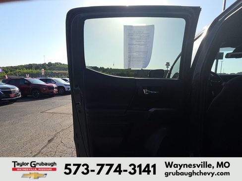 Used 2021 Toyota Tacoma TRD Sport w/ Technology Package AWD/4WD image 27