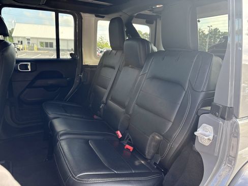 Used 2023 Jeep Wrangler Unlimited Sahara w/ LED Lighting Group AWD/4WD image 15