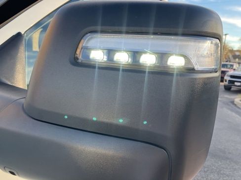 Used 2024 RAM 2500 Big Horn w/ Sport Appearance Package image 21