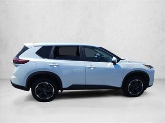 Used 2024 Nissan Rogue SV FWD video 3