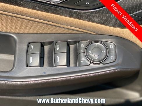 Used 2022 Chevrolet Traverse Premier AWD/4WD image 16