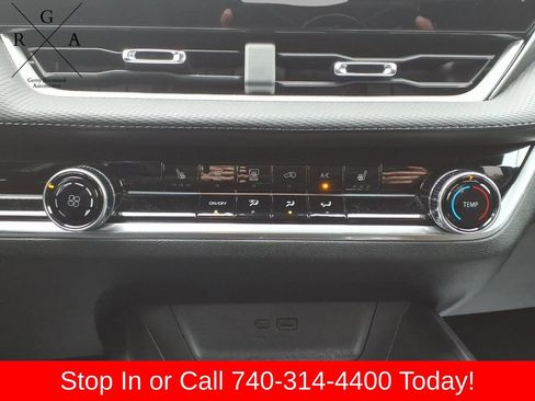 Used 2025 Chevrolet Equinox LT AWD/4WD image 14