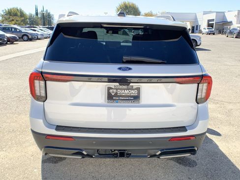New 2026 Ford Explorer ST-Line w/ ST-Line Street Pack image 7