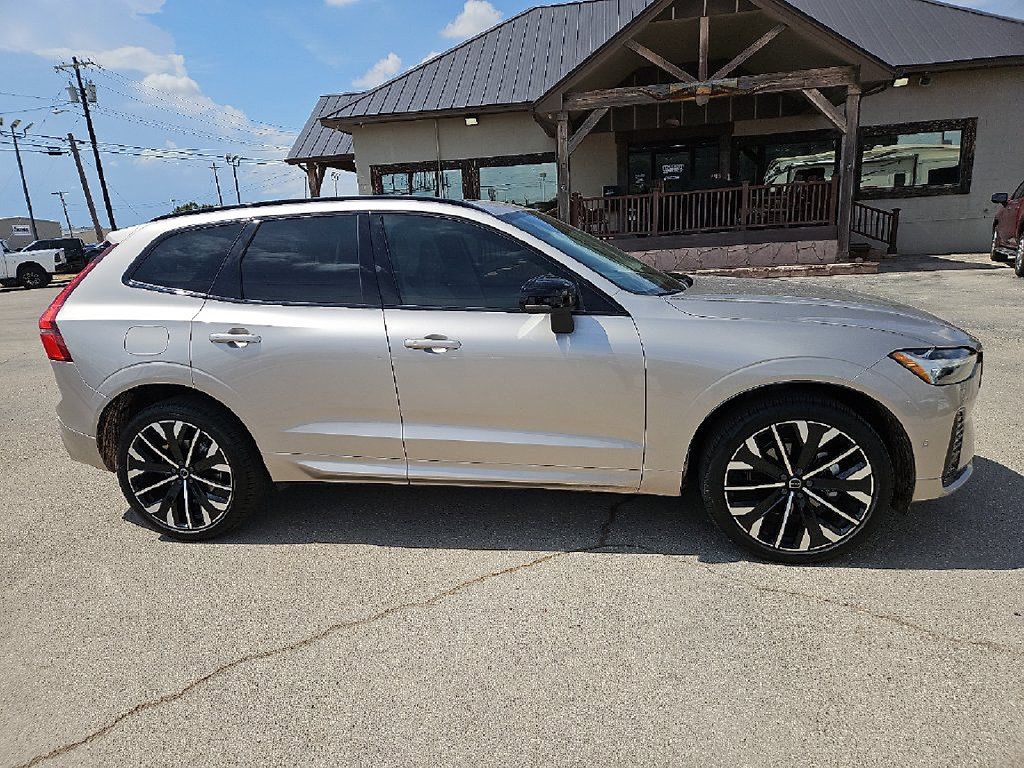 Used 2026 Volvo XC60 B5 Ultra w/ Protection Package Premier AWD/4WD image 9