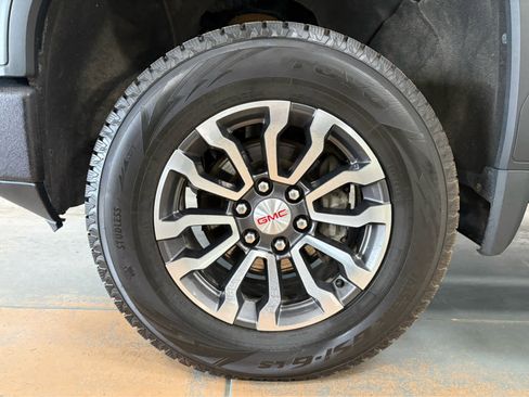Used 2020 GMC Sierra 1500 AT4 w/ Off Road Performance Package AWD/4WD image 12