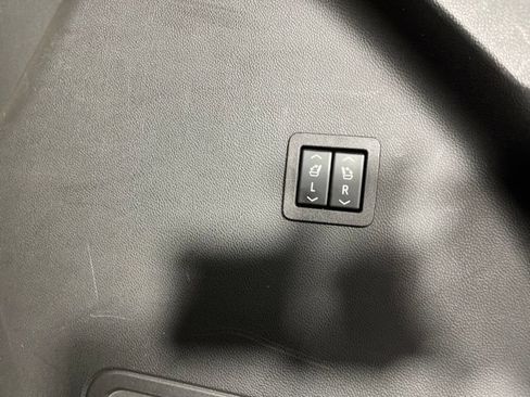 Used 2023 Buick Enclave Avenir w/ Avenir Technology Package FWD image 50