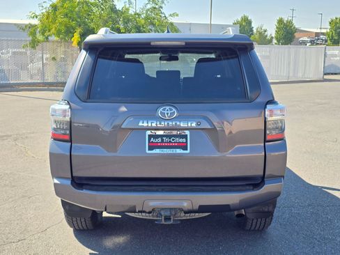 Used 2018 Toyota 4Runner SR5 Premium AWD/4WD image 5