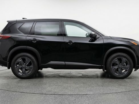 Used 2025 Nissan Rogue SV image 11