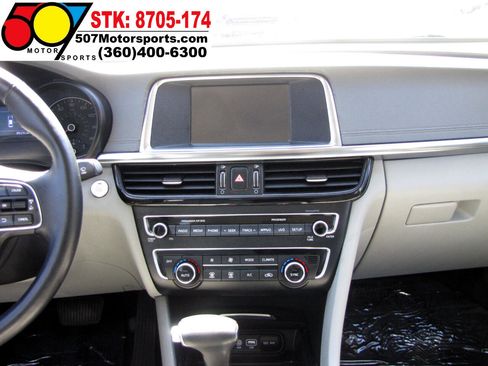 Used 2017 Kia Optima EX image 18