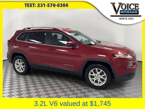 Used 2017 Jeep Cherokee Latitude w/ Cold Weather Group image 1