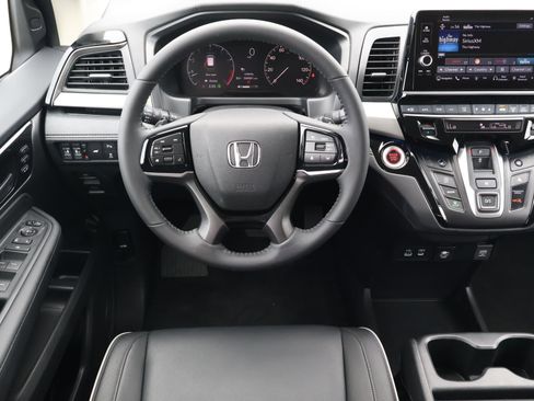 Used 2026 Honda Odyssey Touring image 9