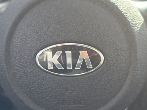 Used 2021 Kia Soul LX image 29