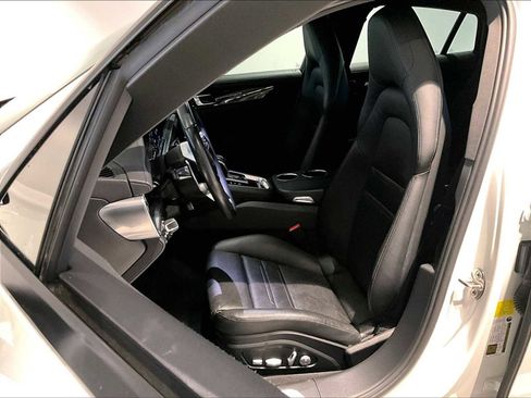 Used 2020 Porsche Panamera image 8