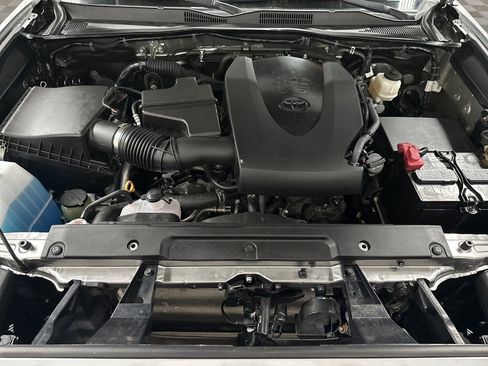 Used 2022 Toyota Tacoma Limited image 36
