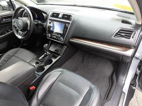 Used 2019 Subaru Outback 3.6R Limited AWD/4WD image 31