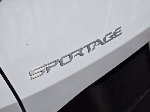 New 2026 Kia Sportage EX w/ EX Panorama Roof Package FWD image 8