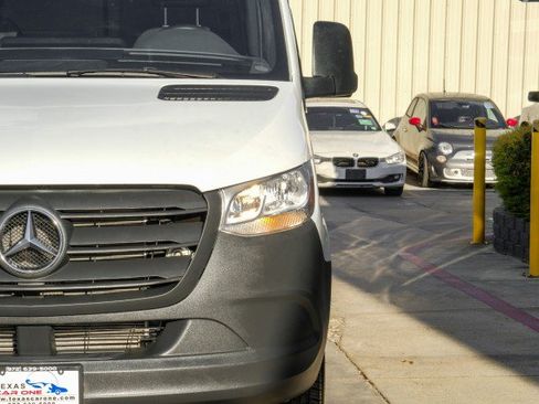 Used 2020 Mercedes-Benz Sprinter 2500 image 37