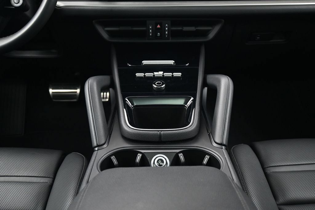 Certified 2026 Porsche Cayenne Coupe AWD/4WD image 10