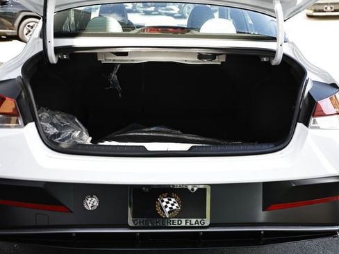 Used 2025 Hyundai Elantra Limited FWD image 23