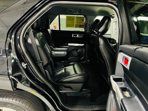 Used 2021 Ford Explorer Limited w/ Hybrid Equipment Group 310A AWD/4WD image 32