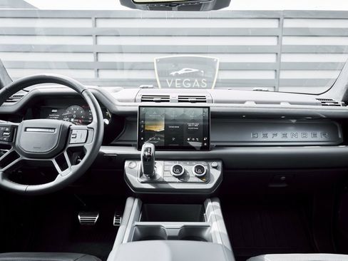 Used 2025 Land Rover Defender 110 V8 image 54