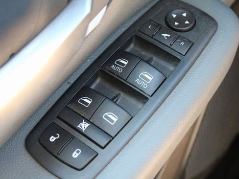 Used 2021 RAM 1500 Big Horn image 31