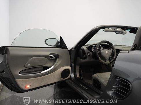 Used 2004 Porsche Boxster S image 38