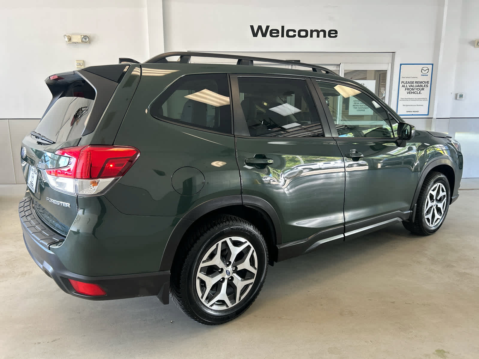 Used 2024 Subaru Forester Premium AWD/4WD image 7