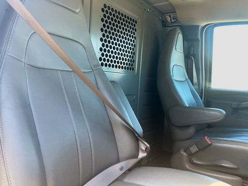 Used 2023 GMC Savana 2500 Extended w/ Driver Convenience Package RWD image 23