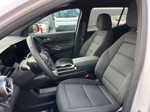 Used 2025 Chevrolet Equinox LT image 35