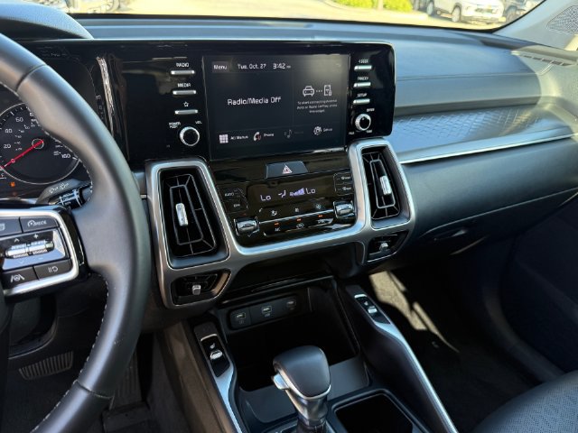 Used 2021 Kia Sorento S FWD image 17