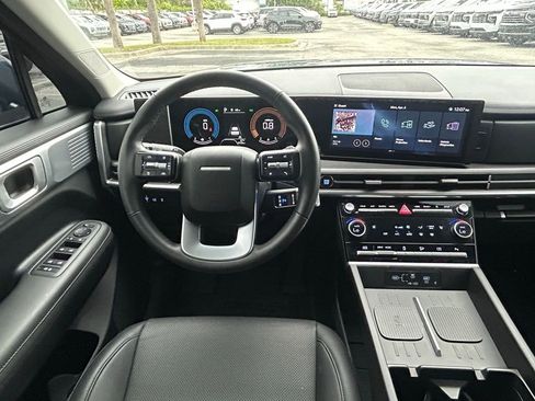 Used 2025 Hyundai Santa Fe SEL FWD image 16