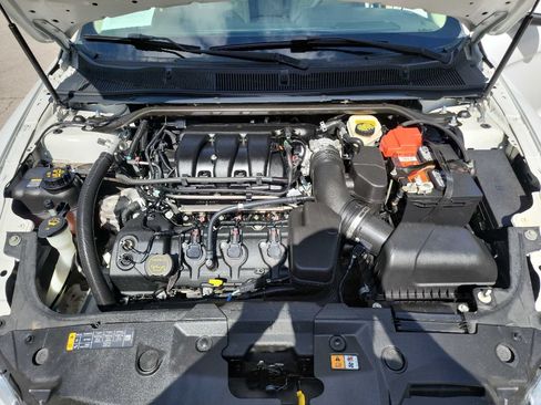 Used 2015 Ford Taurus SEL FWD image 38