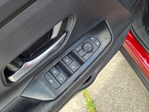 New 2026 Nissan Kicks SV w/ Charging Package FWD image 17