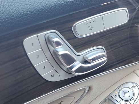 Used 2018 Mercedes-Benz GLC 300 4MATIC image 22