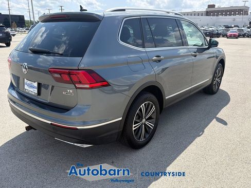 Used 2018 Volkswagen Tiguan SEL AWD/4WD image 6