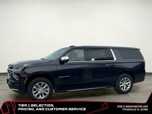 Used 2025 Chevrolet Suburban Premier RWD image 3