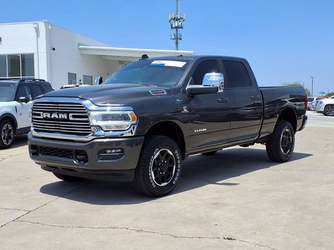 Used 2024 RAM 2500 Laramie w/ Safety Group AWD/4WD image 4