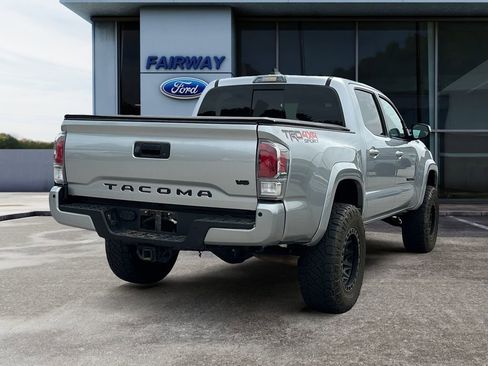 Used 2022 Toyota Tacoma TRD Sport w/ Technology Package AWD/4WD image 6