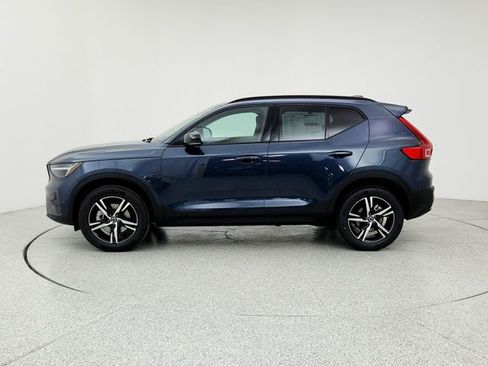 New 2026 Volvo XC40 B5 Core w/ Climate Package image 8