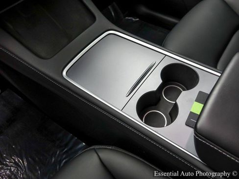 Used 2024 Tesla Model Y Long Range image 35