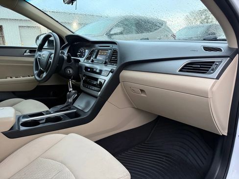 Used 2015 Hyundai Sonata SE w/ Option Group 09 image 19