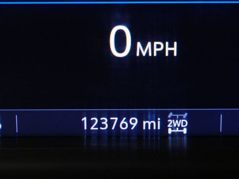 Used 2019 Chevrolet Silverado 1500 LT w/ True North Edition image 24